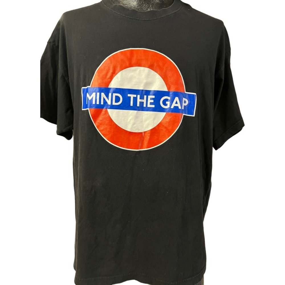 London Underground Official T-shirt size X-LARGE